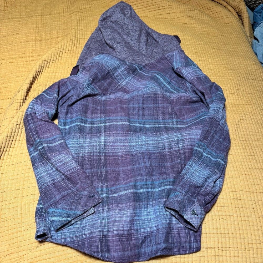 Women’s Columbia hooded flannel - Picture 9 of 9